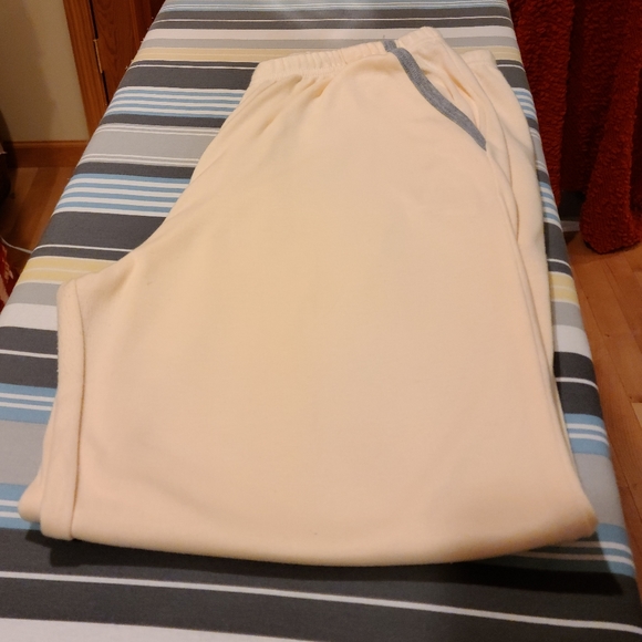 Bocoo pants and shorts. Poly & cotton, size large. Pale yellow with grey piping. - Picture 6 of 16